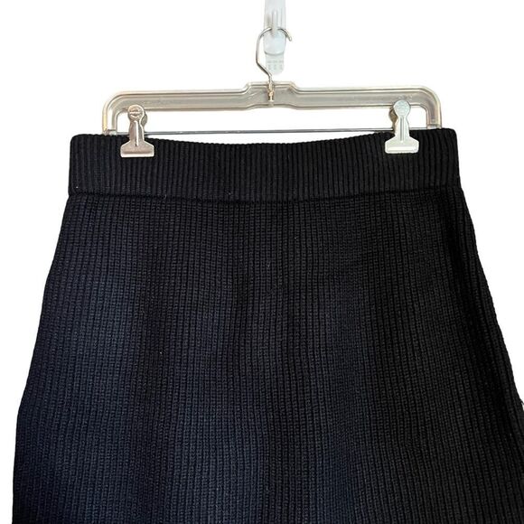 NWT! Zara black knitted skirt. Size large - Picture 2 of 9